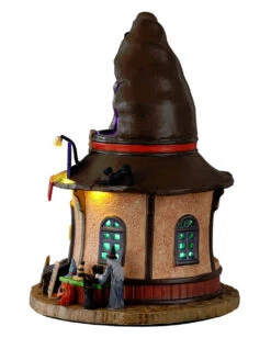 Lemax Spooky Town - Helga's Hüte -Next Shop lemax spooky town helgas hats halloween deko helgas huete spooky town gebaeude hut verkauf 54155 3